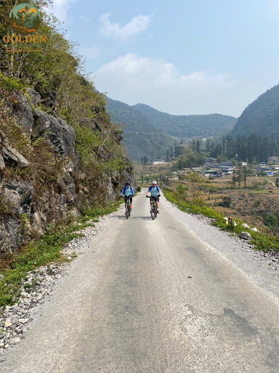 15-Day North Vietnam Cycling Tour: Hanoi, Sa Pa, Ha Giang & Ba Be